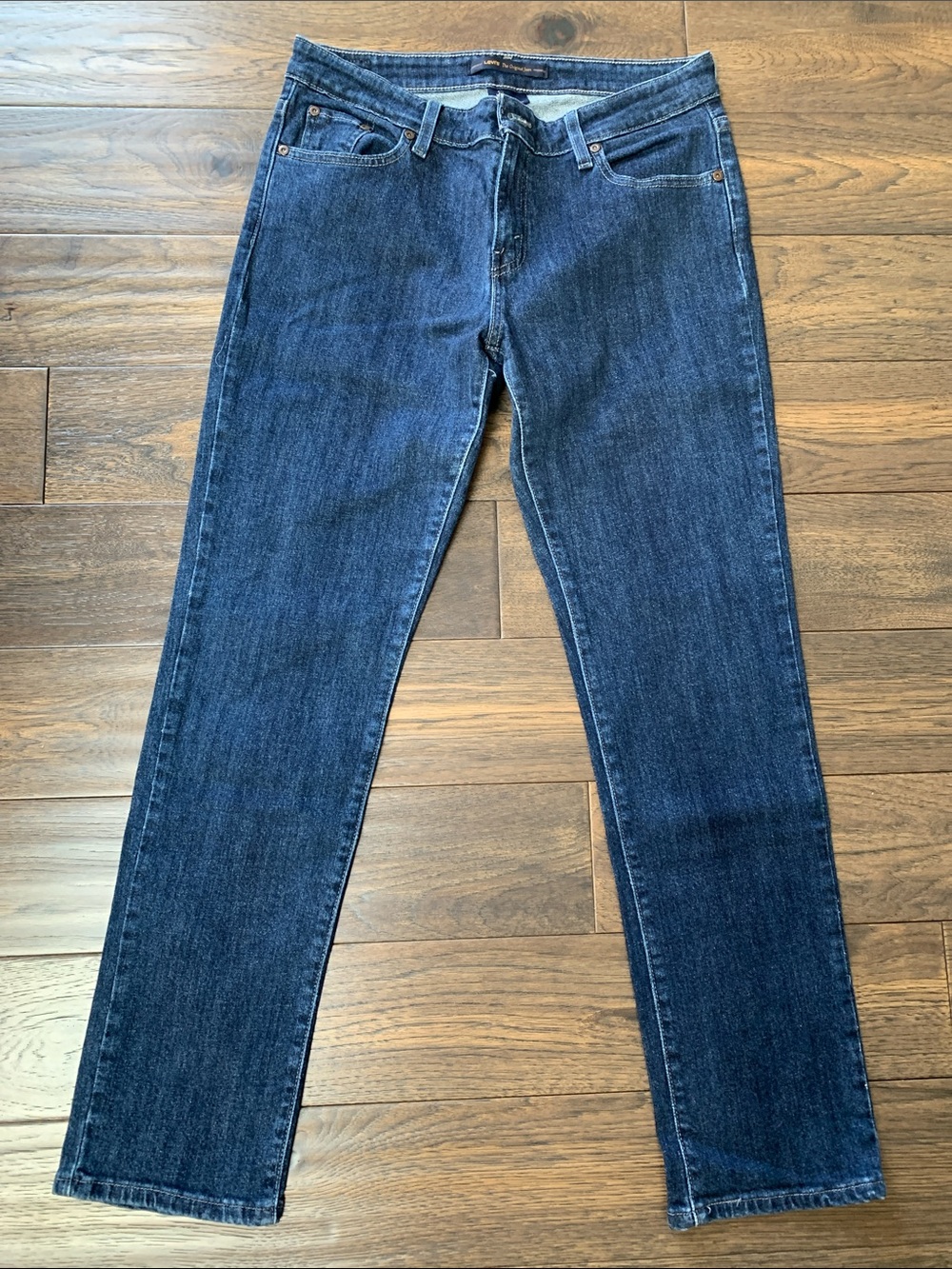 Levi's Women's Classic Mid Rise Skinny Straight-Leg Denim Jeans.Pre-Owned. 31x29